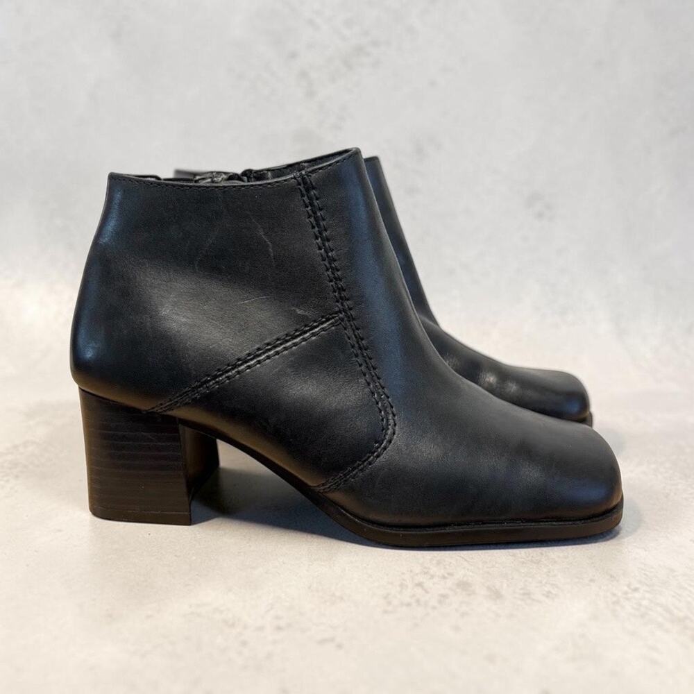 Vintage Thom McAn Black Leather Square Toe Ankle Boots Chunky Block Heel 6W